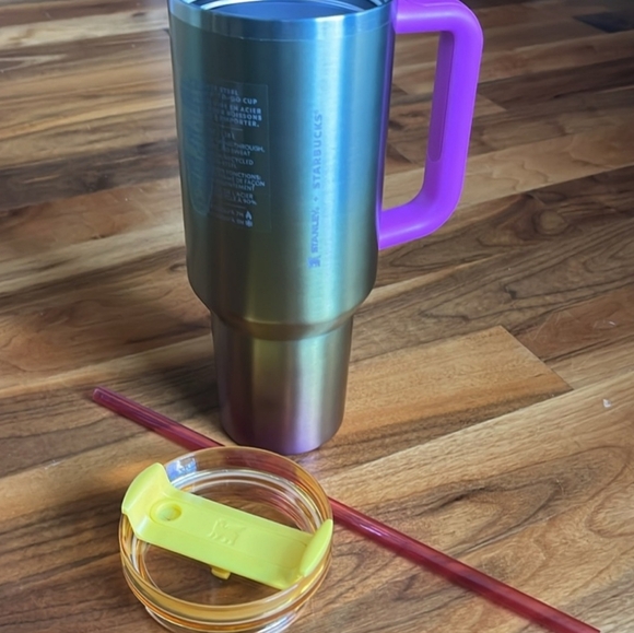 NEW Summer Starbucks x Stanley Summer 2024 Collab 40 Oz Tumbler Gold Pink - Picture 4 of 7